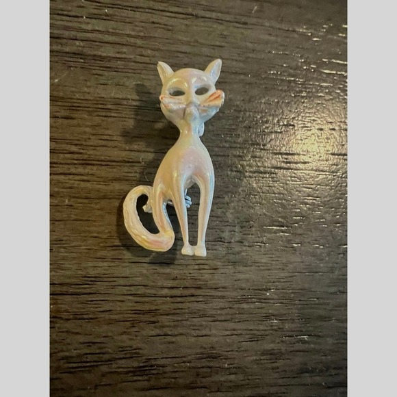 Vintage White Iridescent Metallic Sitting Cat Pin - Picture 1 of 3